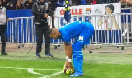 记者：申花今日奔赴天津，战津门虎应该会面临破密集防守难题