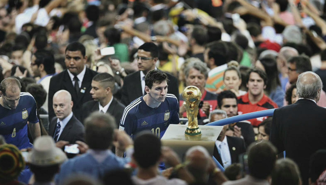 意媒：铃木彩艳可能因为手部骨折缺阵三个月，明年2至3月复出（意媒称铃木彩艳手部骨折，恐缺阵三个月，预计明年2至3月复出）