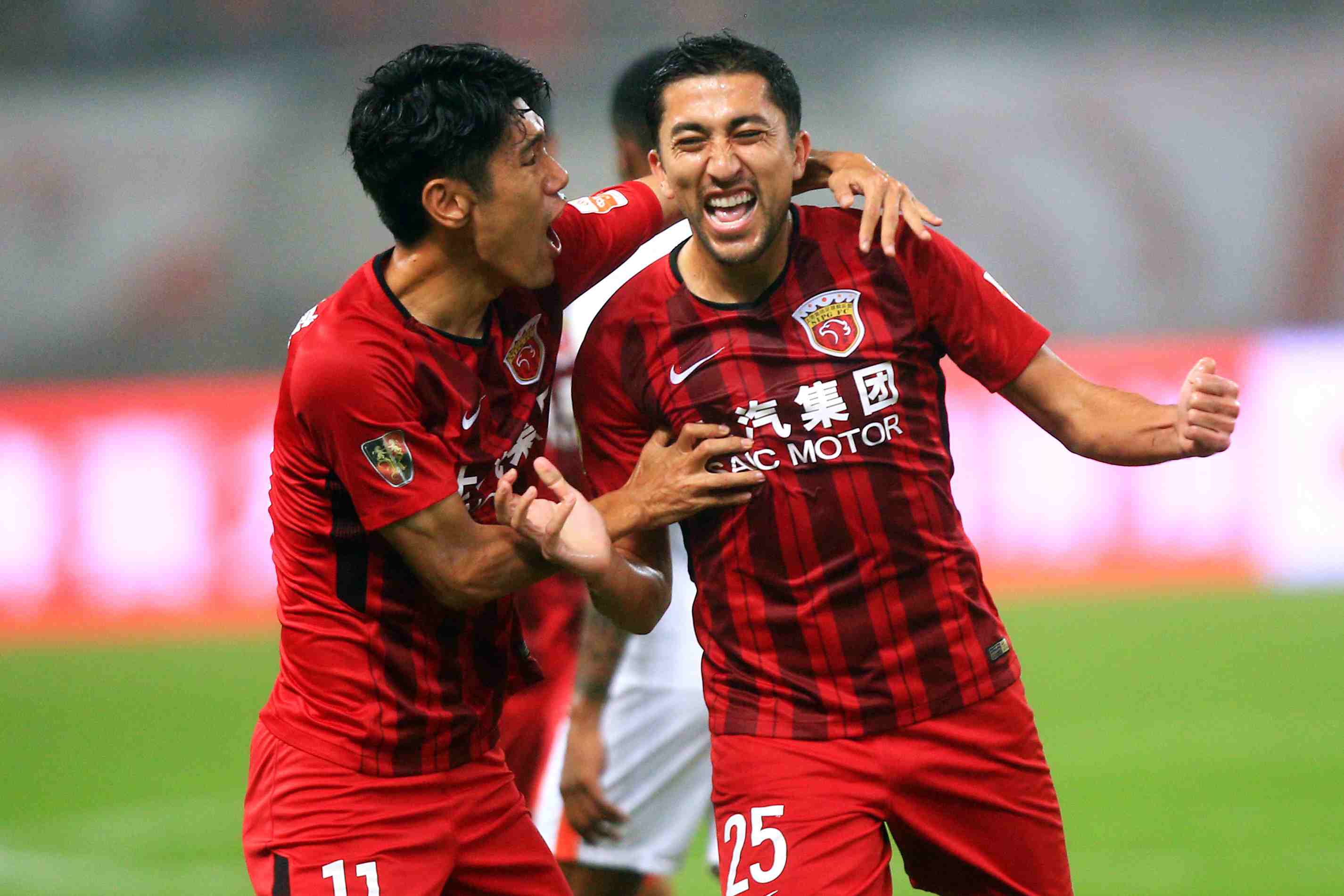 中外选手同台竞技！内蒙古国际大众短道速滑公开赛鸣枪（内蒙古国际大众短道速滑公开赛开幕！中外冰上健儿同场角逐）