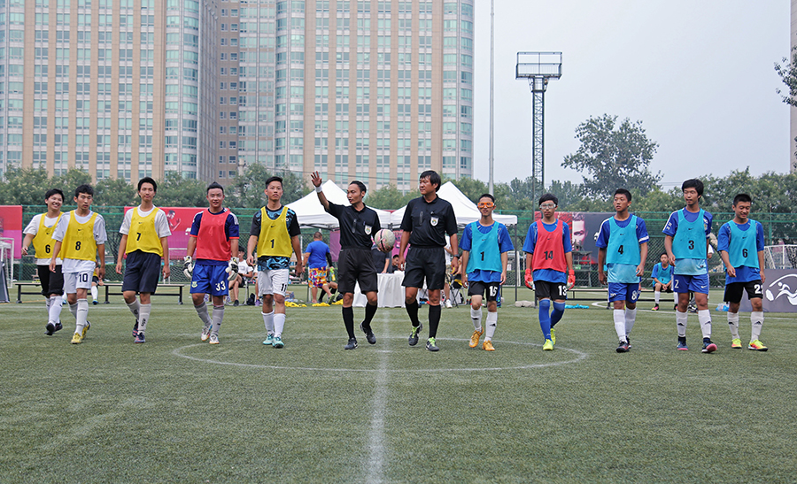 卡佩罗怒批利物浦争议点球，VAR判罚引争议（卡佩罗痛批利物浦点球判罚，VAR再度引发热议）