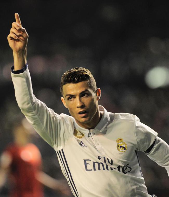 斯玛特谈詹姆斯复出：他球商极高，所有人因为他在场受益匪浅（斯玛特谈詹姆斯回归：顶级球商加持，全队受益良多）