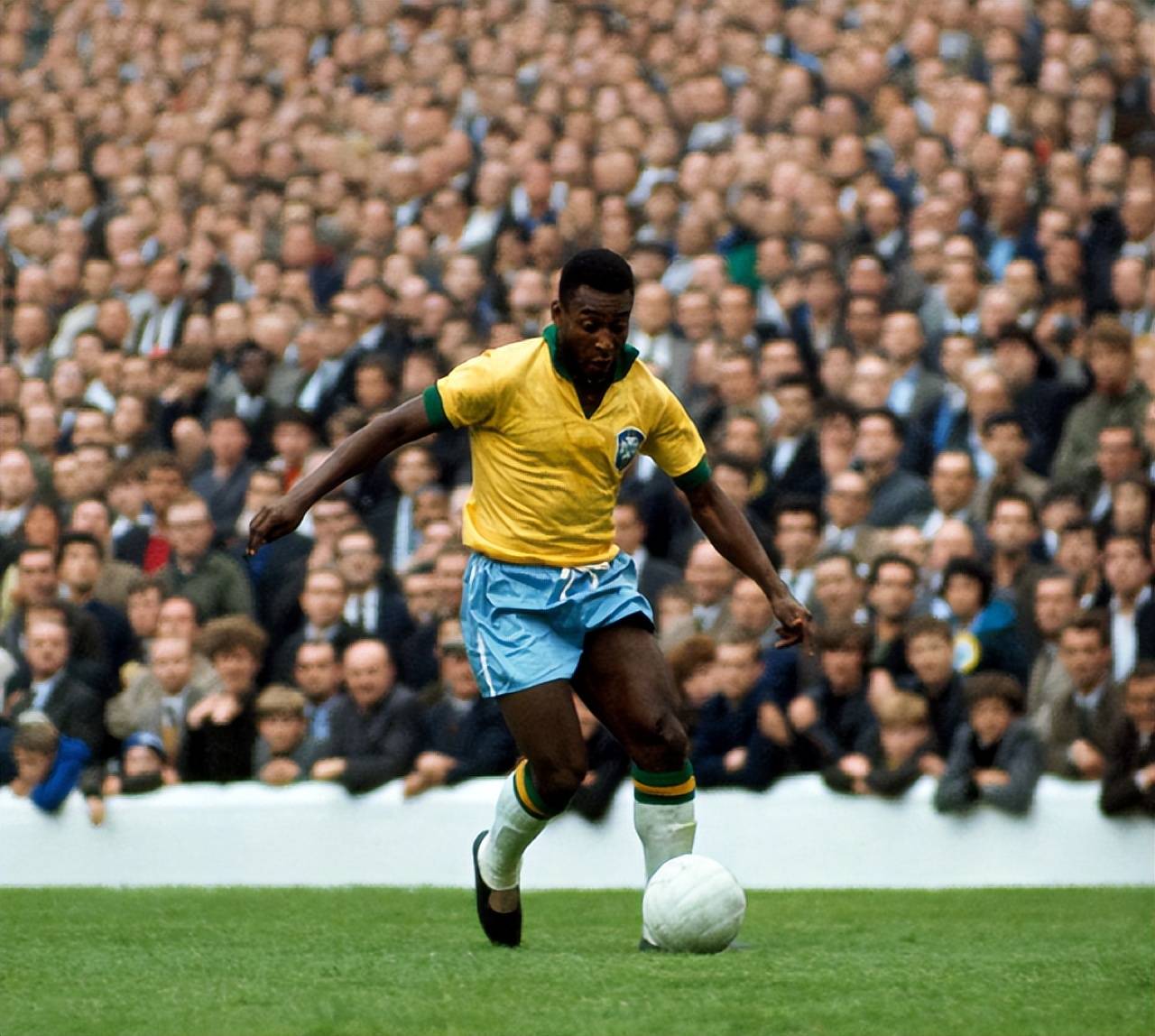 国安3-0河南！可怕的不是重夺足协杯冠军，而是球迷赛后的表态（国安3-0河南！真正令人心惊的不是再夺足协杯，而是球迷赛后的表态）