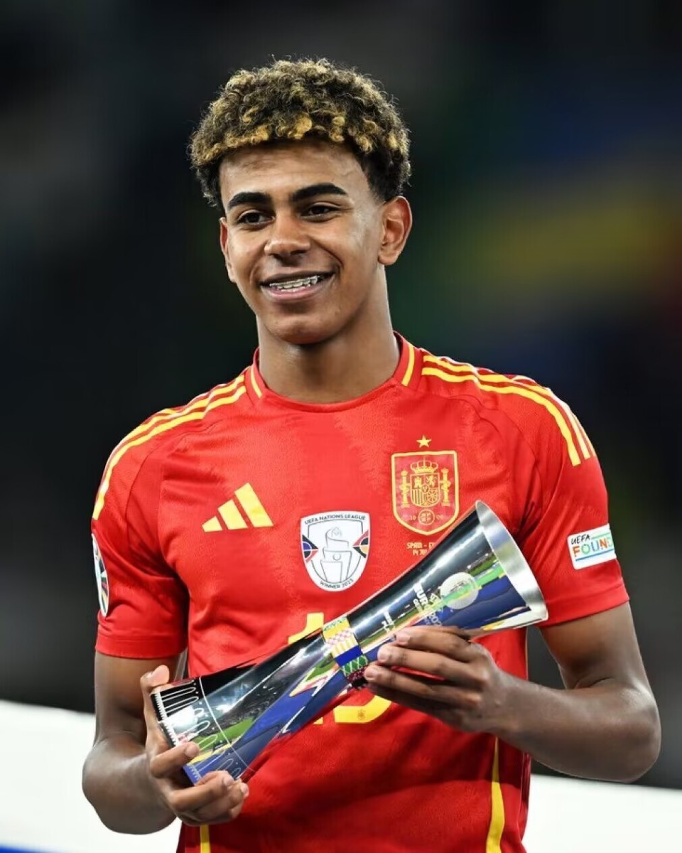 第一“万金油”将续约：能左能右能边能中，他是国米稳定保证（国米头号多面手将续约：左右通吃、边中皆能，他是蓝黑军团的稳定保障）