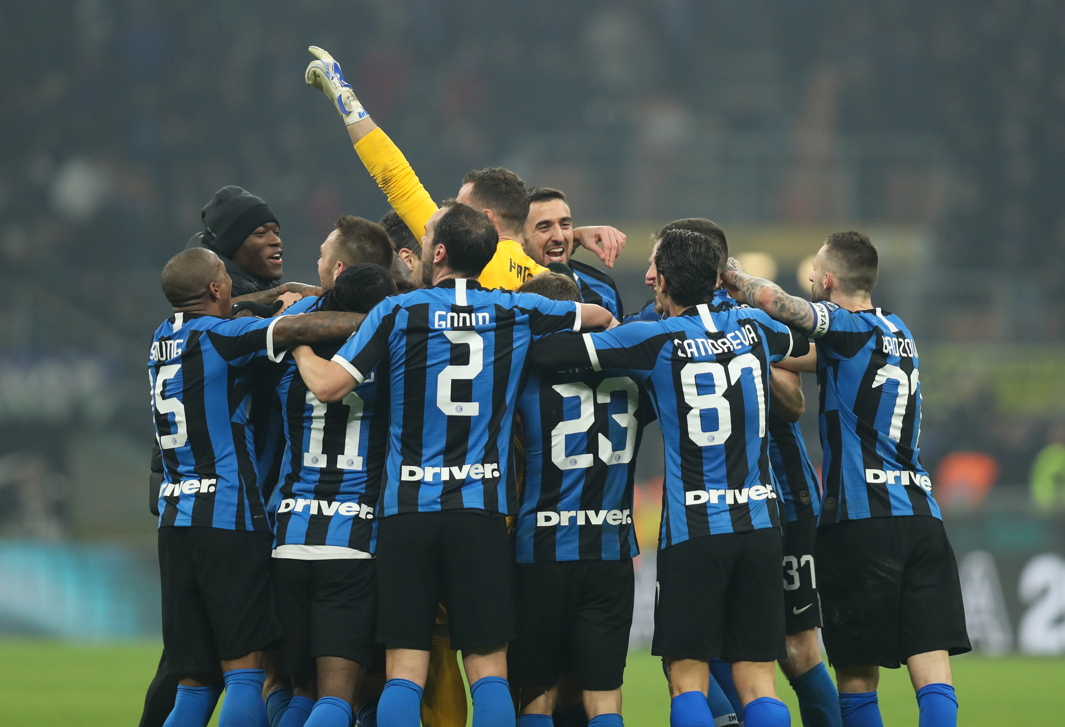 基米希打入生涯首粒欧冠乌龙，拜仁上次欧冠乌龙由阿拉巴打入（基米希生涯首个欧冠乌龙诞生，拜仁上一次欧冠乌龙由阿拉巴打进）