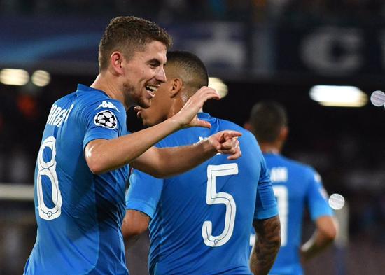 阿森纳新赛季第二客场球衣发布：灵感来自海布里球场（阿森纳发布新赛季二客球衣：灵感源自海布里球场）