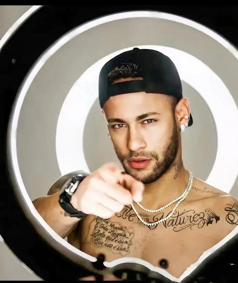 记者：当初是佩普要国足跟越南打对攻，还开小会不让陈洋参加（记者称佩普力主国足与越南对攻，还私下开会未邀陈洋）