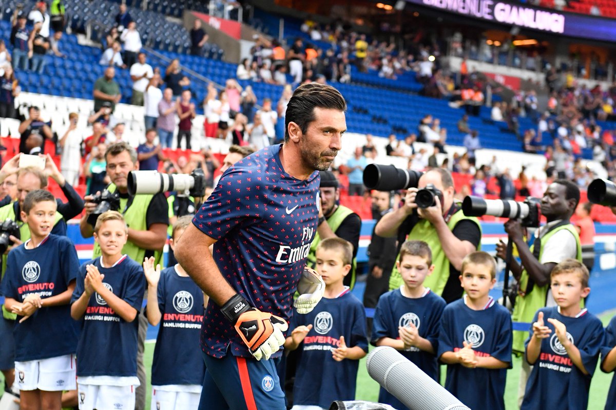 你以为水火不容的耐克和阿迪，有钱也得一起挣（看似对立的耐克与阿迪，赚钱也能联手）