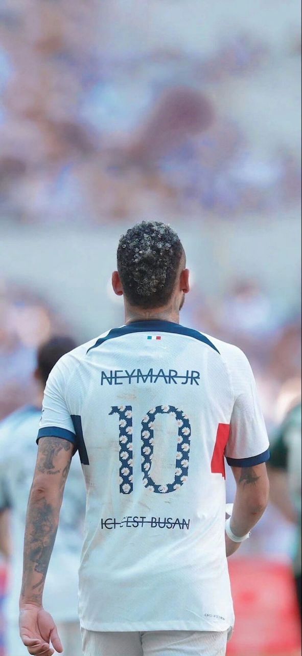 半场：莱比锡2-0法兰克福，哈德、鲍姆加特纳相互传射（半场战报：莱比锡2-0领先法兰克福，哈德与鲍姆加特纳互送传射）