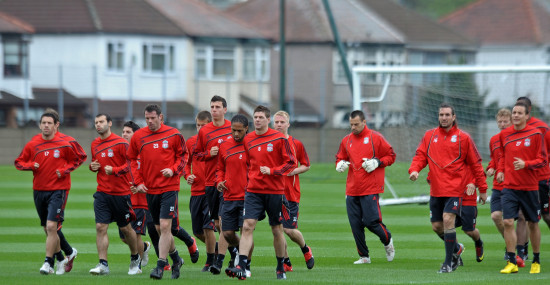 维斯塔潘起步良好暂时领跑，皮亚斯特里过掉诺里斯上至第2（维斯塔潘发车强势暂居榜首，皮亚斯特里超越诺里斯升至第二）